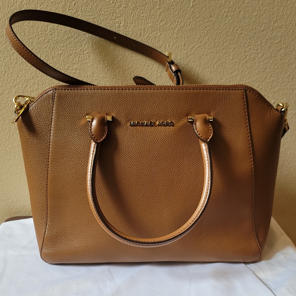 Michael Kors crossbody - Picture 11 of 16